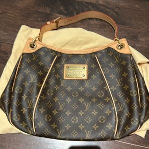 Louis Vuitton monogram galleria pm